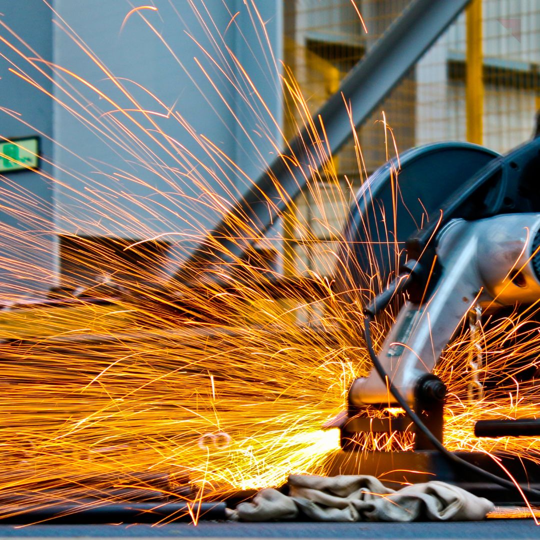 Com sede em Itupeva e atendimento estendido por toda a região, desde Jundiaí até Campinas, oferecemos uma solução completa em locação de equipamentos que garante a eficiência e qualidade necessárias para o sucesso de seus projetos.