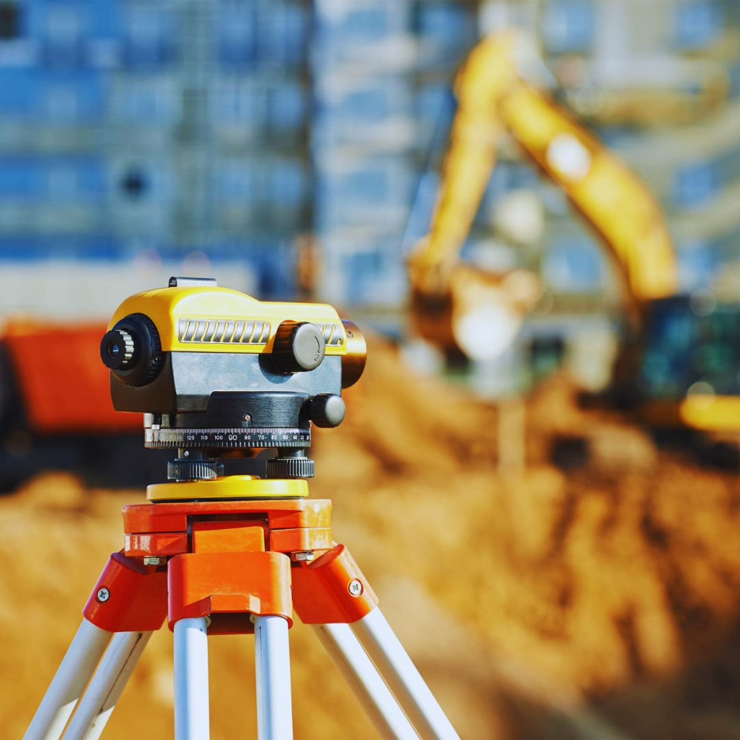 Sem dados topográficos precisos, a viabilidade e o sucesso de uma obra podem ser comprometidos, resultando em atrasos e custos adicionais indesejados.